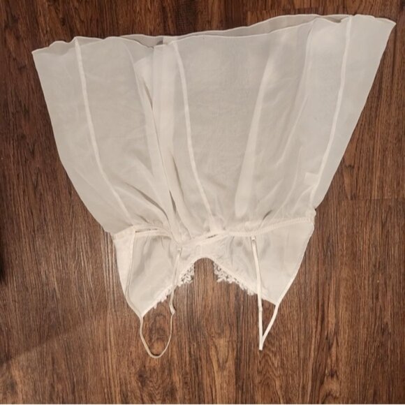 Vintage Elegant White Lace Trim Slip - Picture 4 of 5